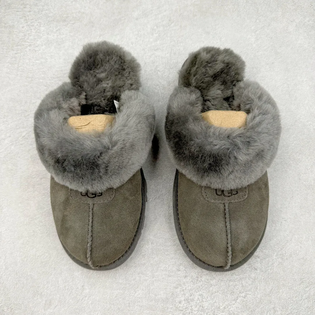 Pick up locally 💰 400 UGG slippers 5125 Star drag autumn and winter sheep fur integrated snow boots. All shoes are made from the same factory as ZP. Longfeng A-grade Australian imported sheep fur integrated brand OEM production line fully follows the ZP process flow. OEM original pattern maker adheres to the principle of no original shoes and no development selection. Pay attention to every detail. The most authentic version on the market TREADLITE "Light Wing" technology outsole Lightweight/durable/flexible/pile size: 35 36 37 38 39 40 Coding: by2936040